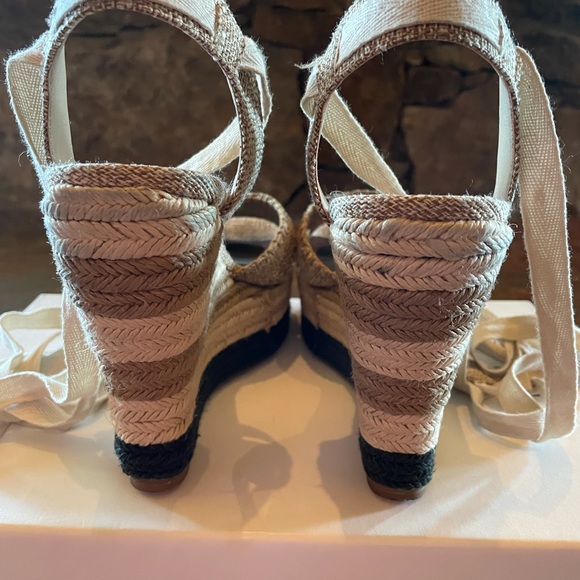 Halogen ankle tie wedges. - Picture 4 of 8